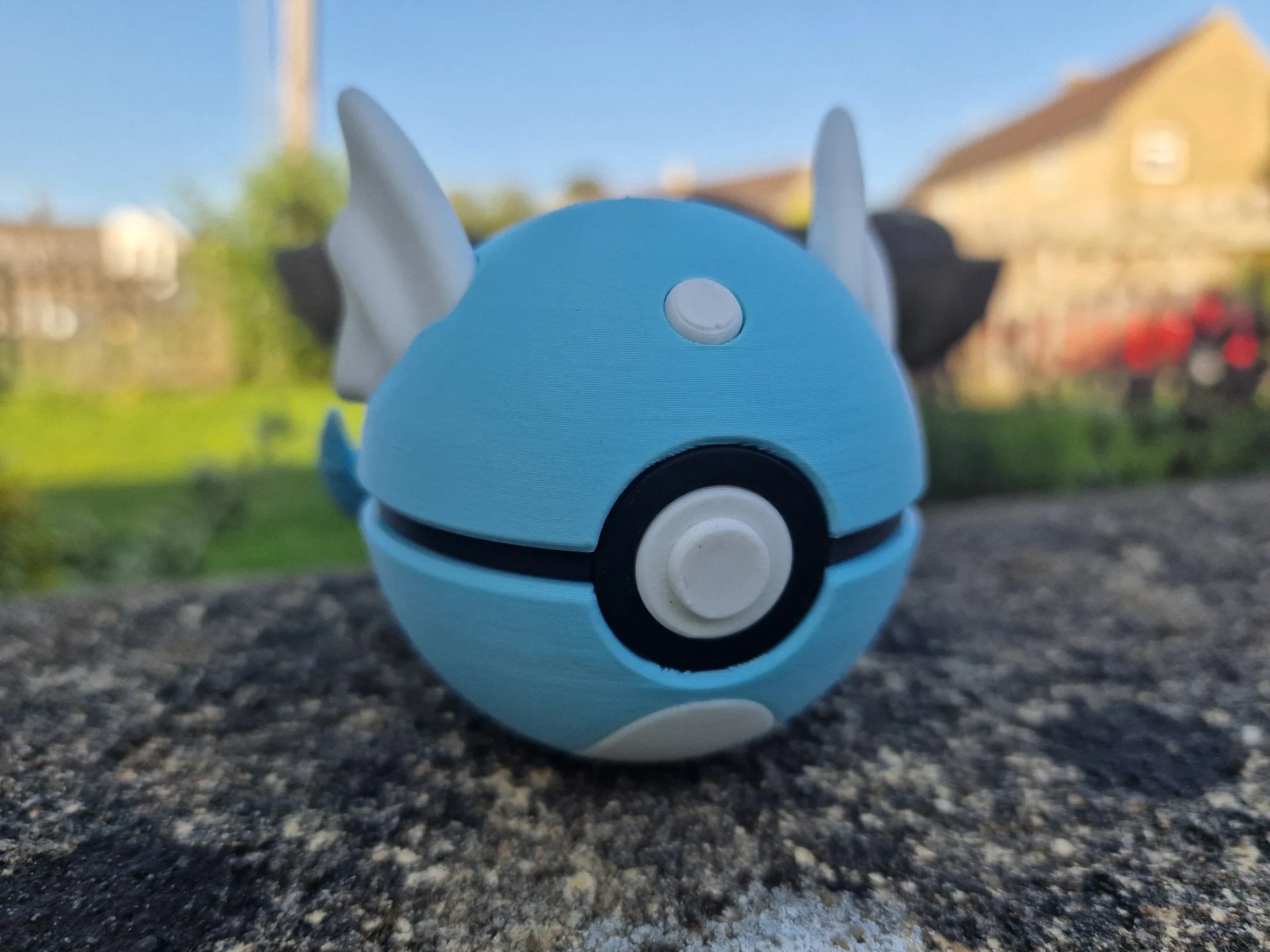 Dratini Pokeball - view 1