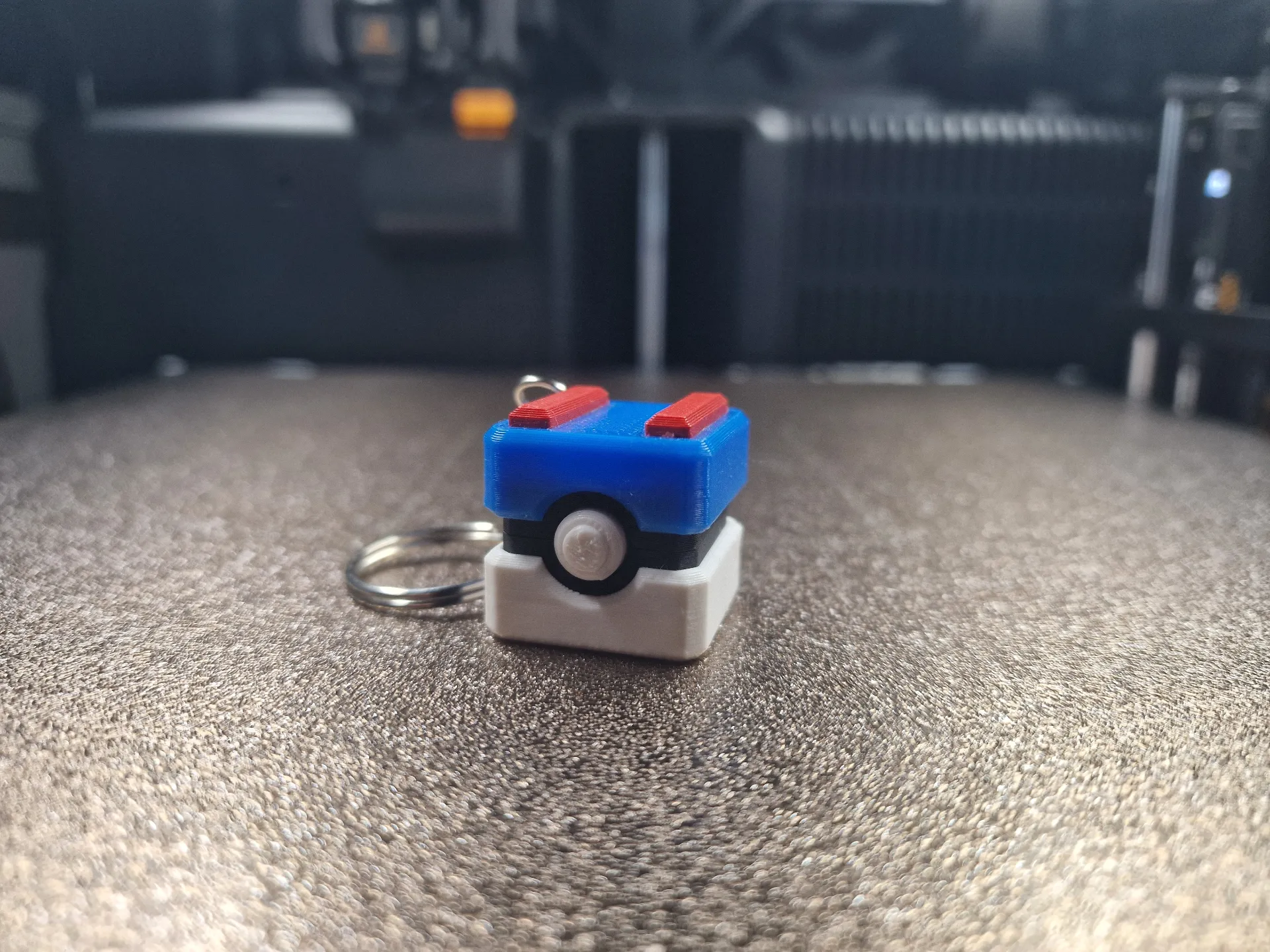 Great Ball PokeBlox Keychain - view 1