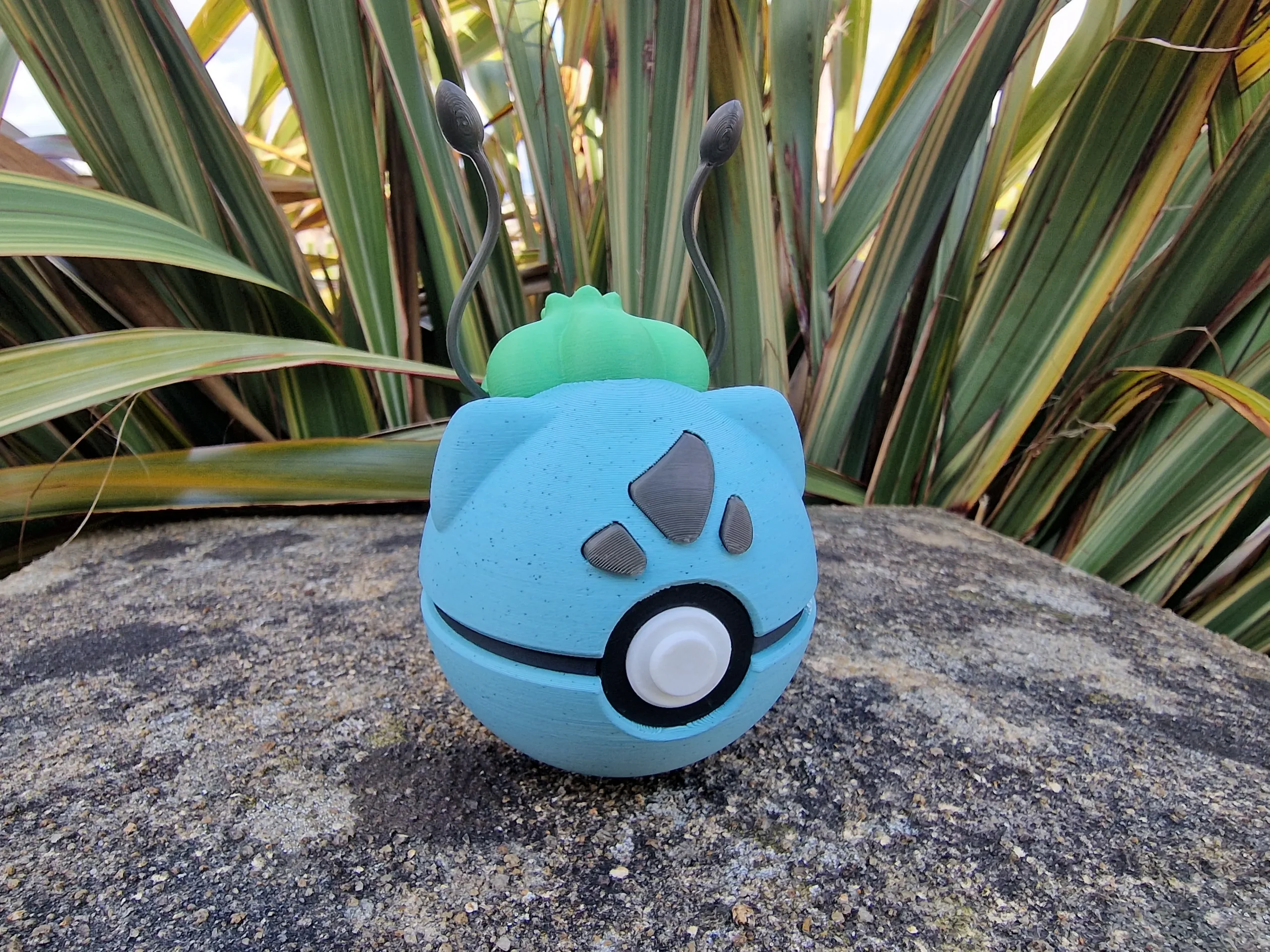 Bulbasaur Pokeball - Image 3