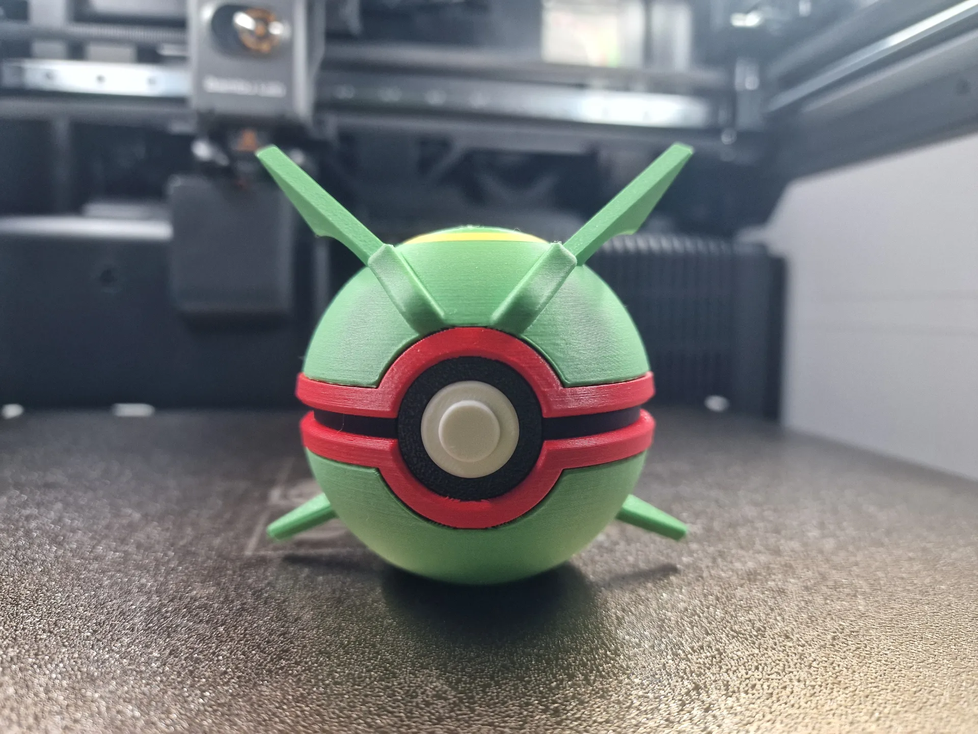 Rayquaza pokeball