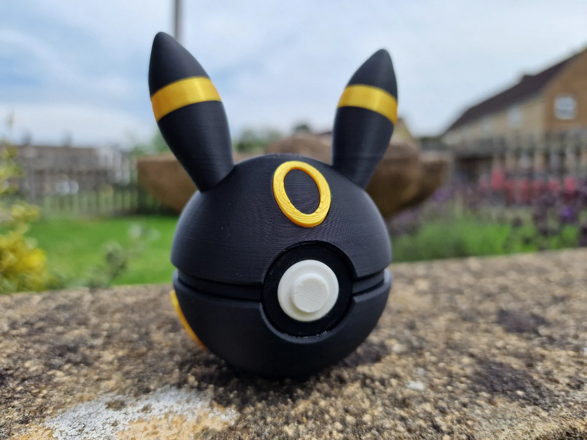 Umbreon pokeball